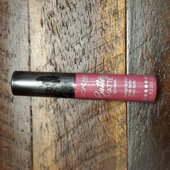 Very Rare - Broadway Colors Buttery MATTE Lip Cream 04 - Hello Sunshine - Picture 2 of 11